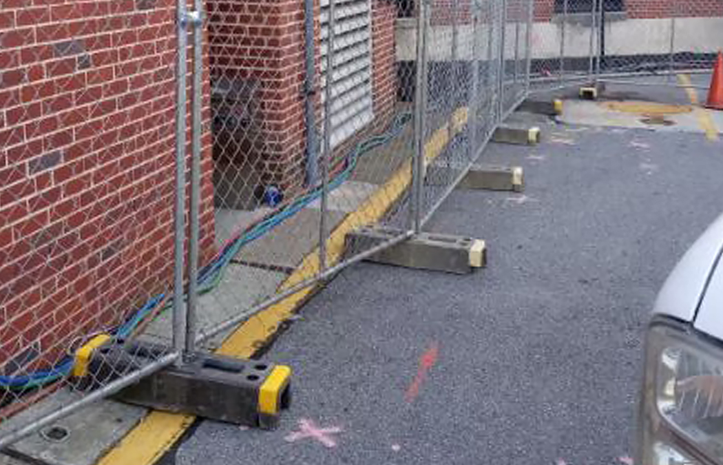 panel fence w composite blocks